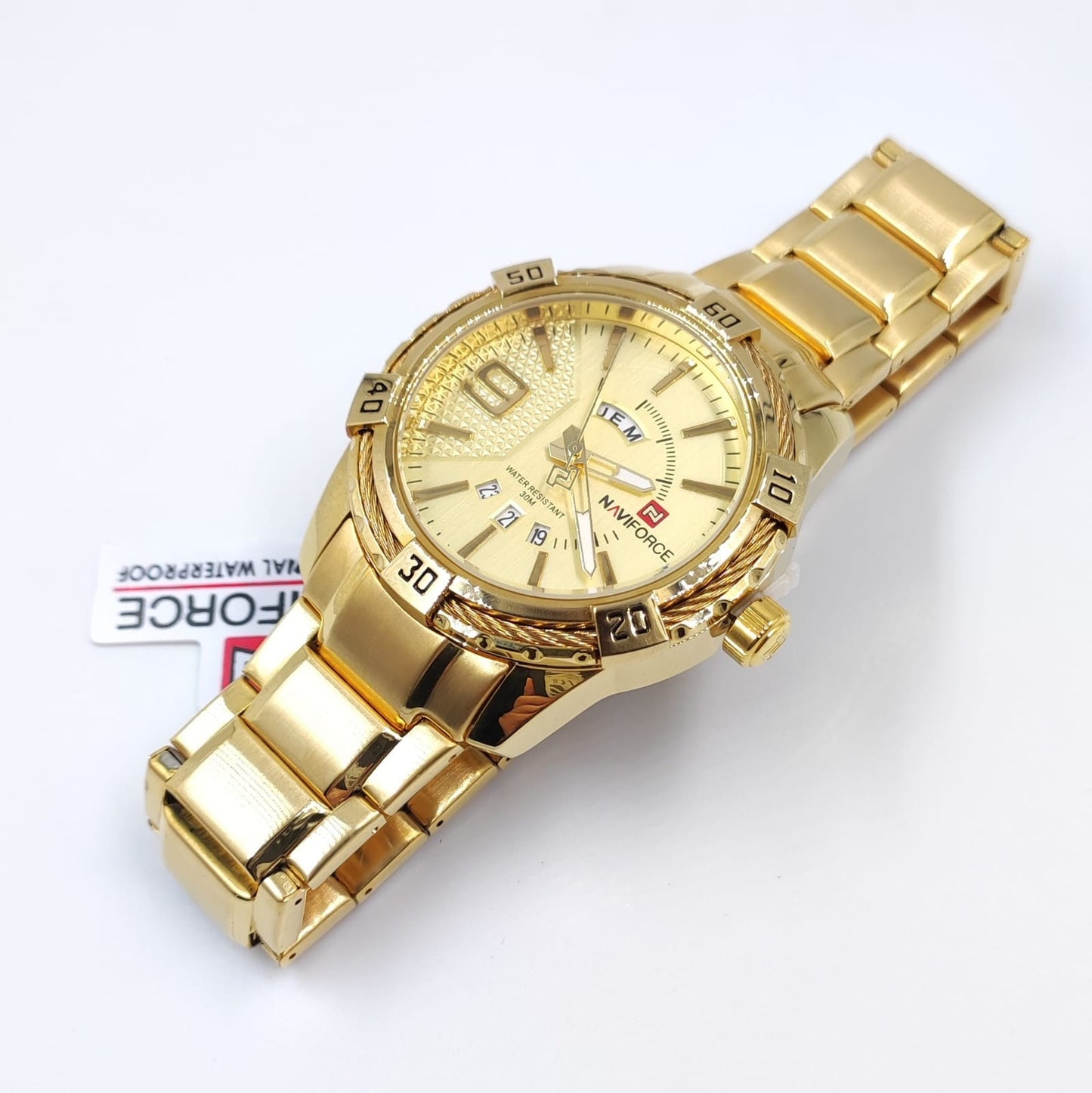 Reloj Naviforce Dorado