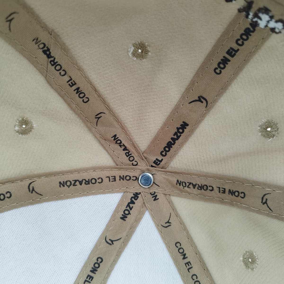 Gorra Bordada Ajustable Caballo Bordado