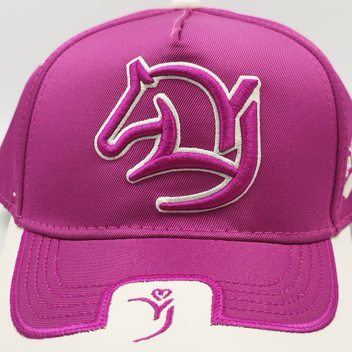 Gorra Bordada Ajustable Caballo Bordado