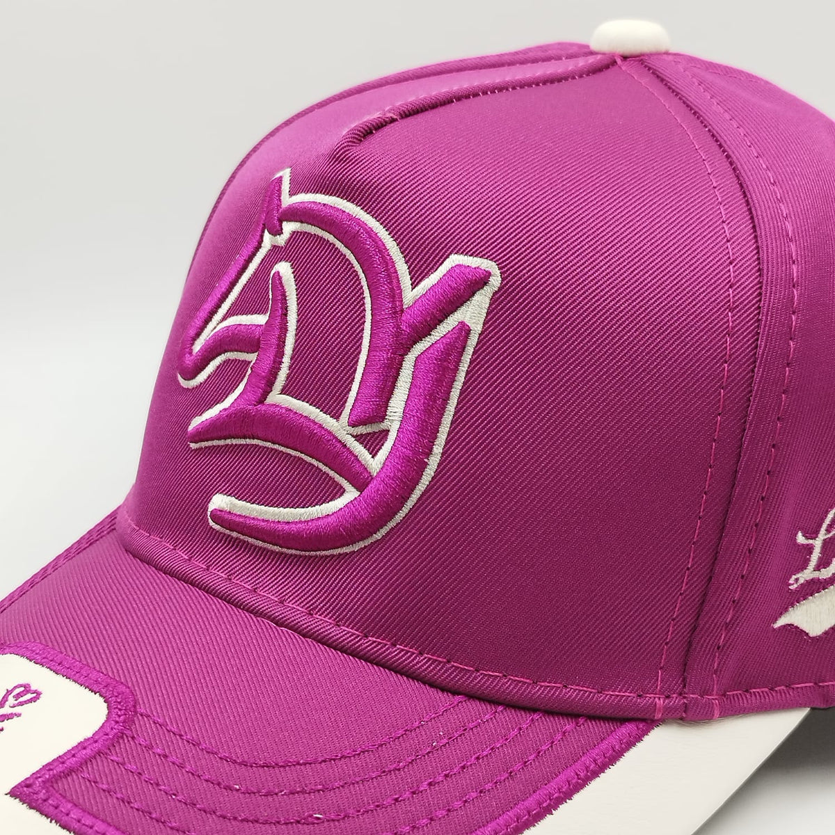 Gorra Bordada Ajustable Caballo Bordado