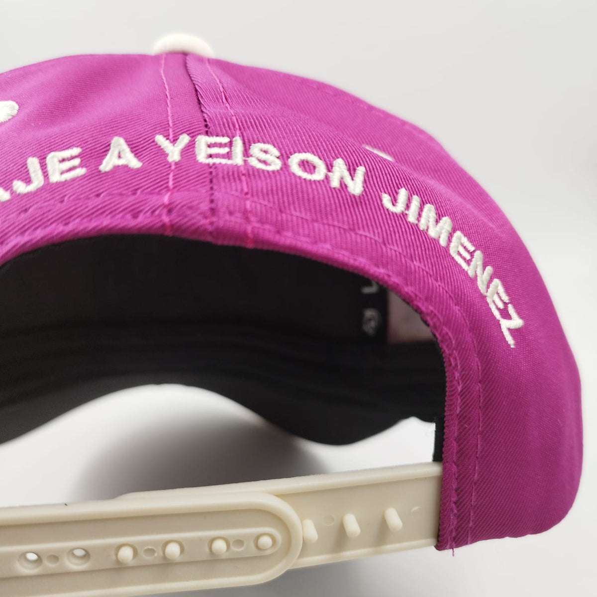 Gorra Bordada Ajustable Caballo Bordado