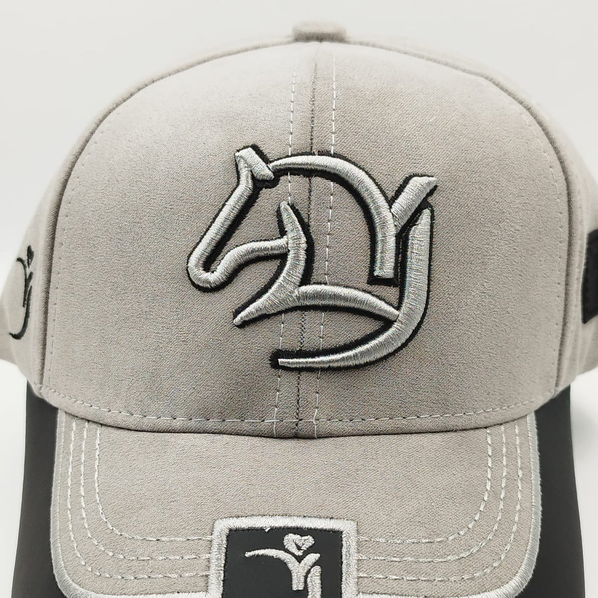 Gorra Bordada Ajustable Caballo Bordado