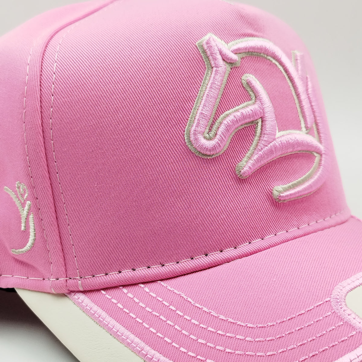 Gorra Bordada Ajustable Caballo Bordado