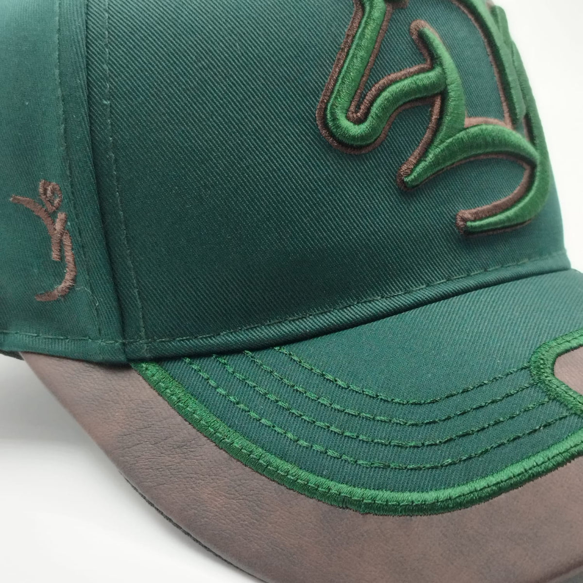 Gorra Bordada Ajustable Caballo Bordado