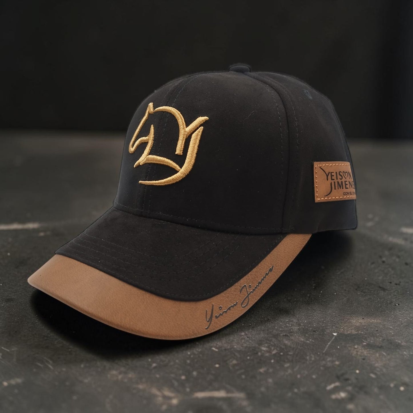 Gorra Bordada Ajustable con Diseño de Caballo