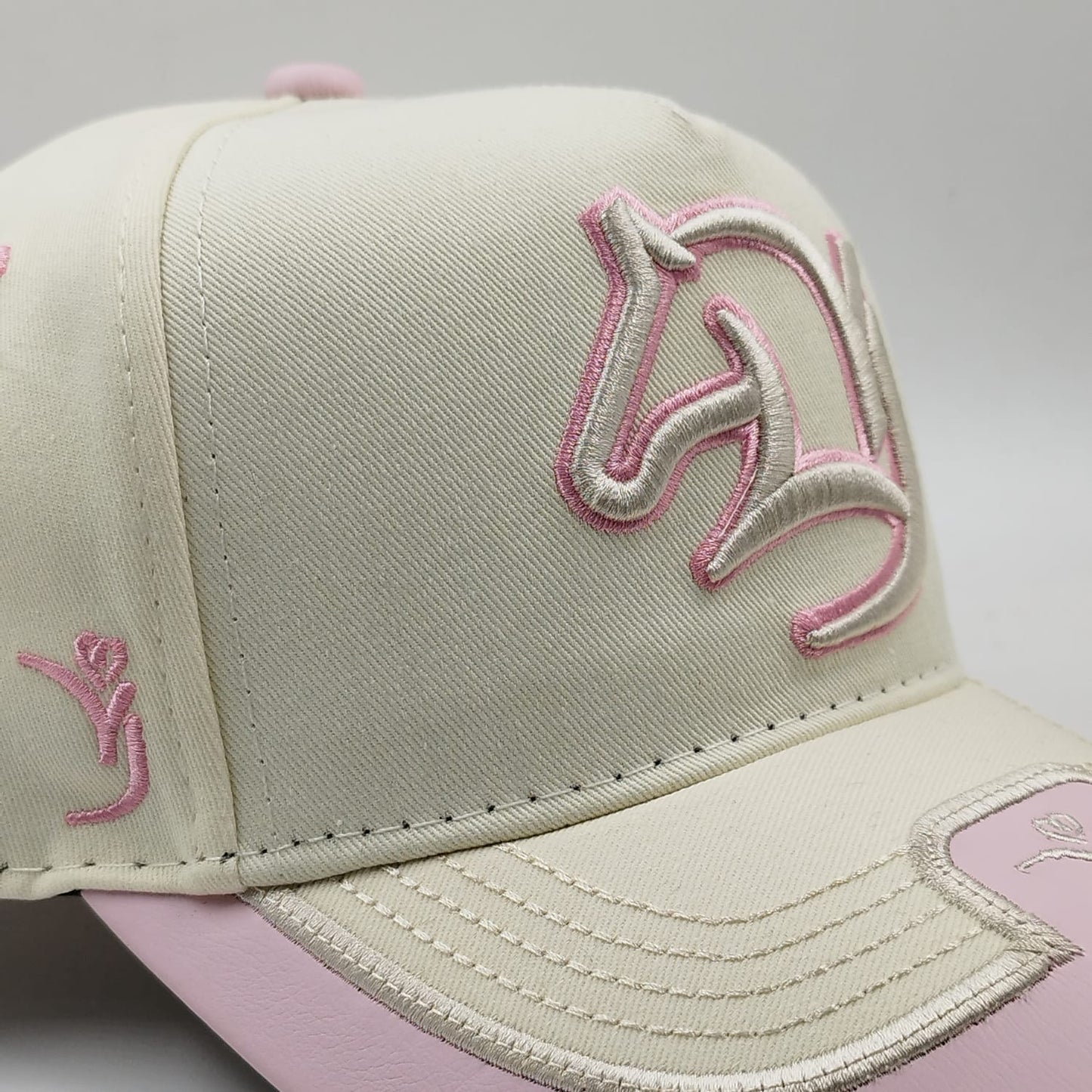 Gorra Bordada Ajustable Caballo Bordado