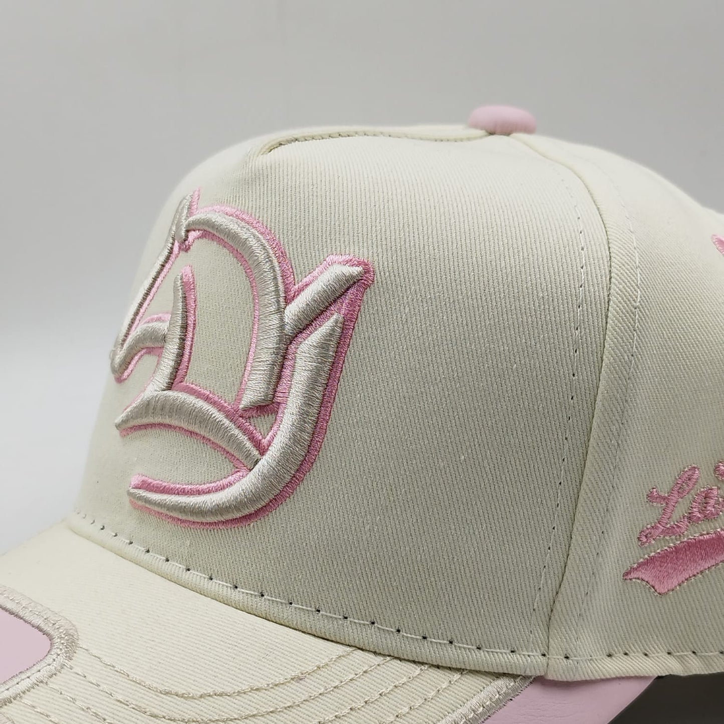 Gorra Bordada Ajustable Caballo Bordado