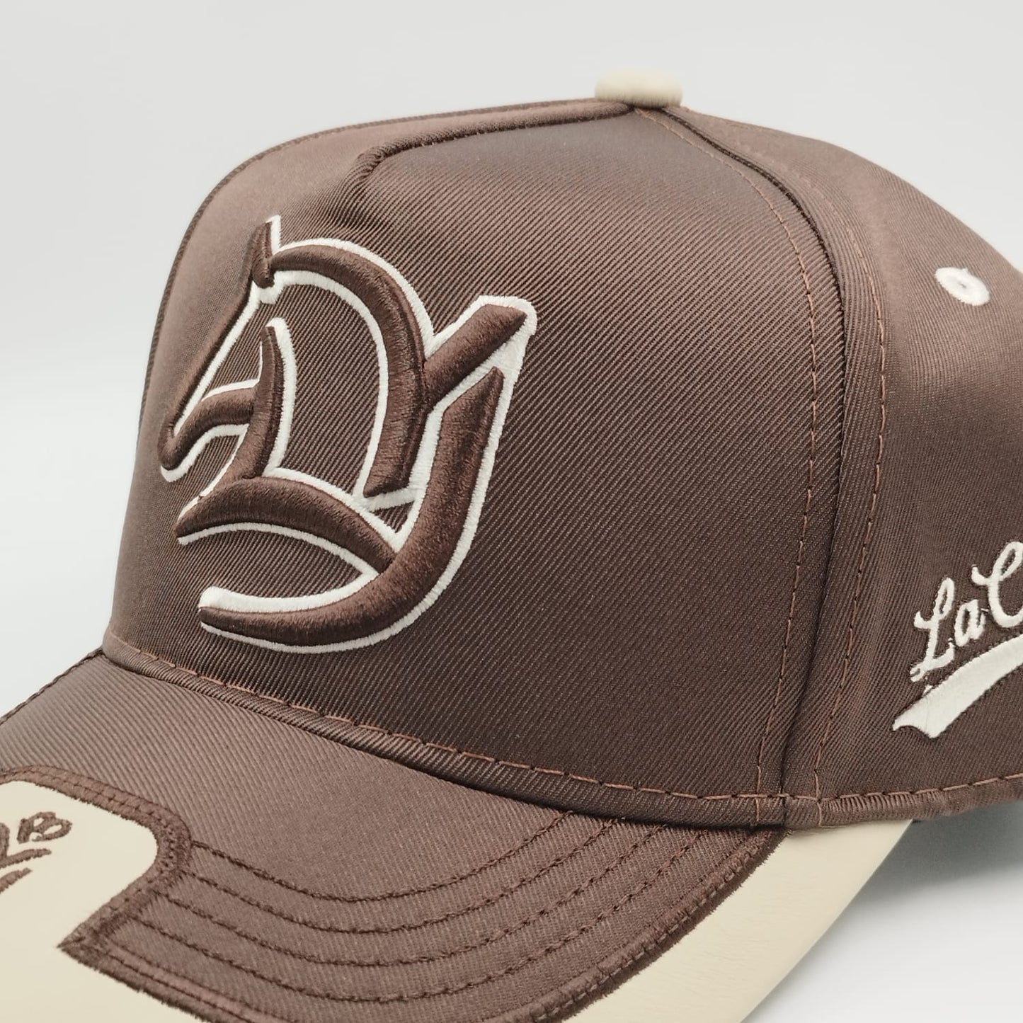 Gorra Bordada Ajustable Caballo Bordado