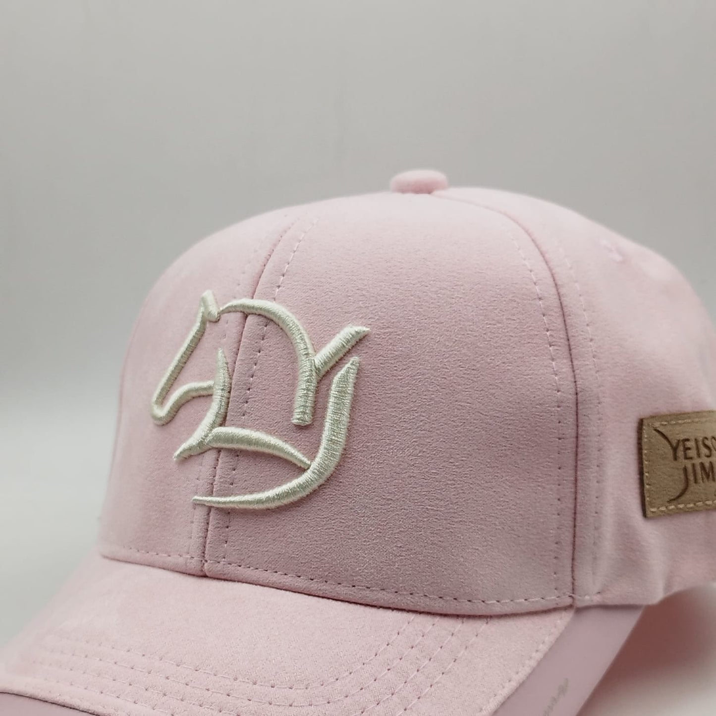 Gorra Bordada Ajustable con Diseño de Caballo