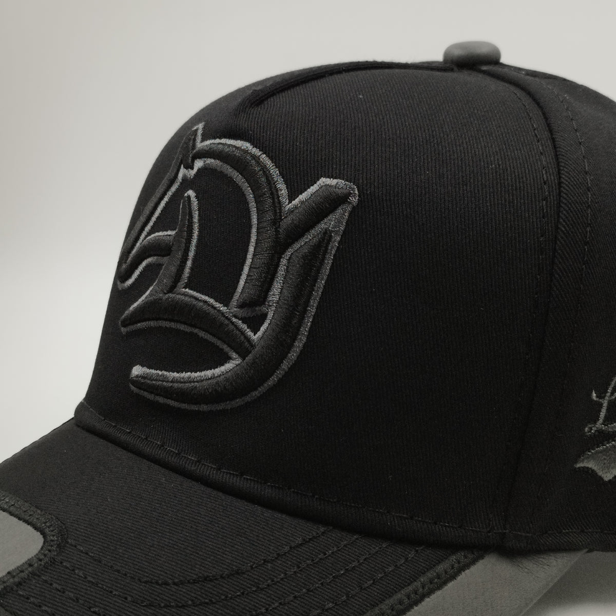 Gorra Bordada Ajustable Caballo Bordado